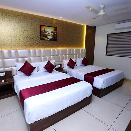 Hotel Hindustan Residency Тане Екстериор снимка