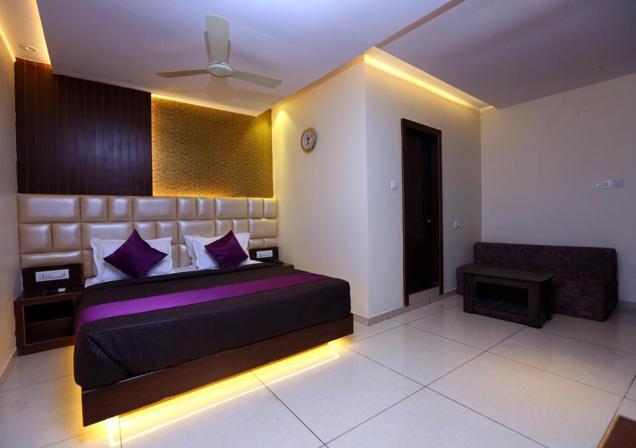 Hotel Hindustan Residency Тане Екстериор снимка