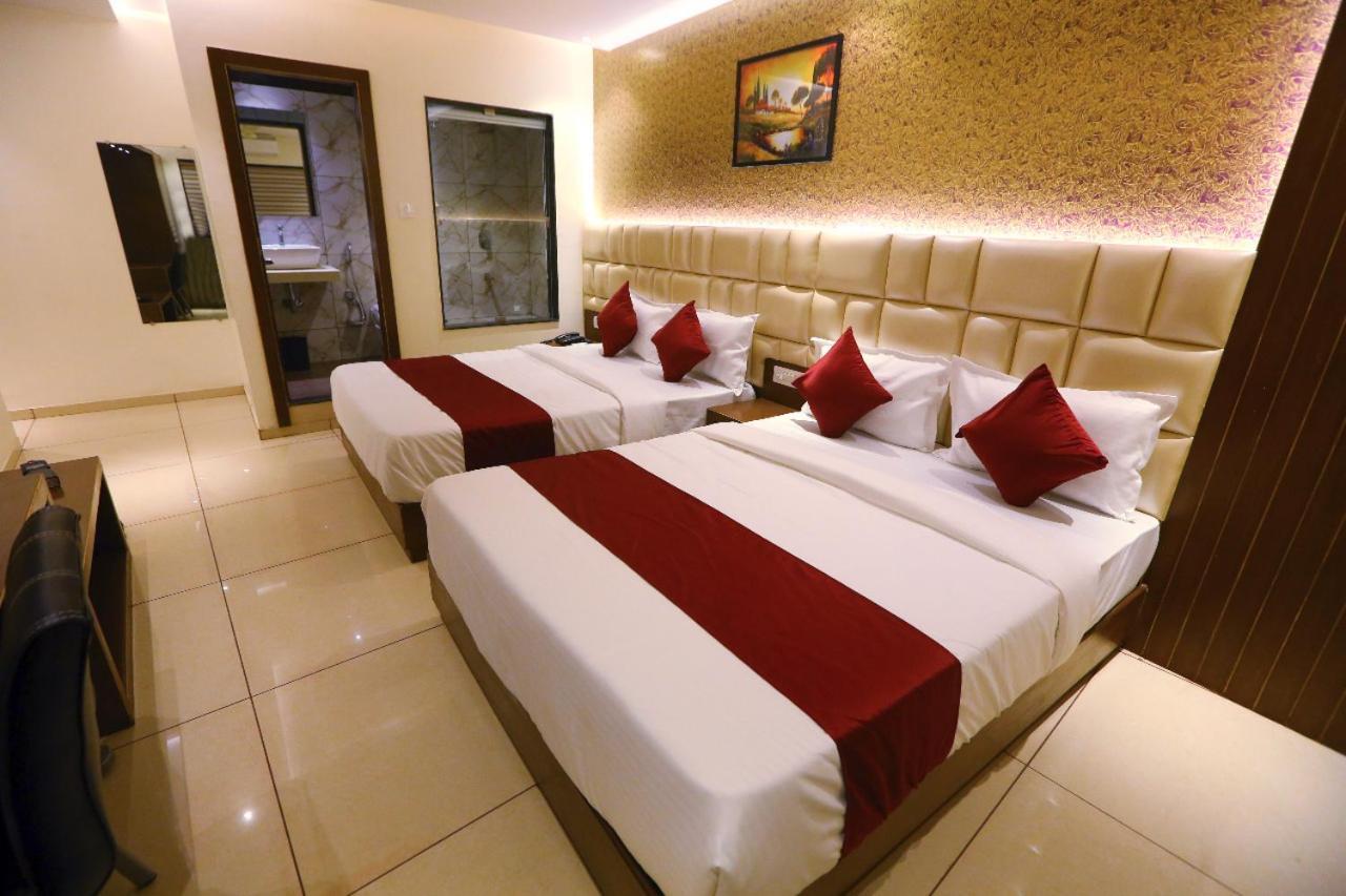 Hotel Hindustan Residency Тане Екстериор снимка