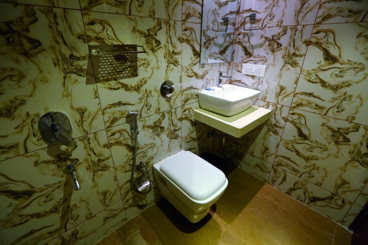 Hotel Hindustan Residency Тане Екстериор снимка